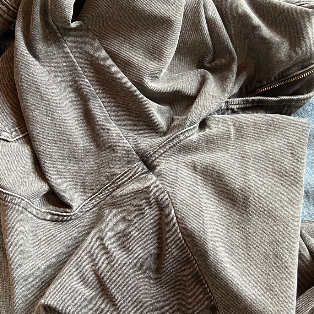 Everlane Utility Barrel Jeans - Picture 6 of 6